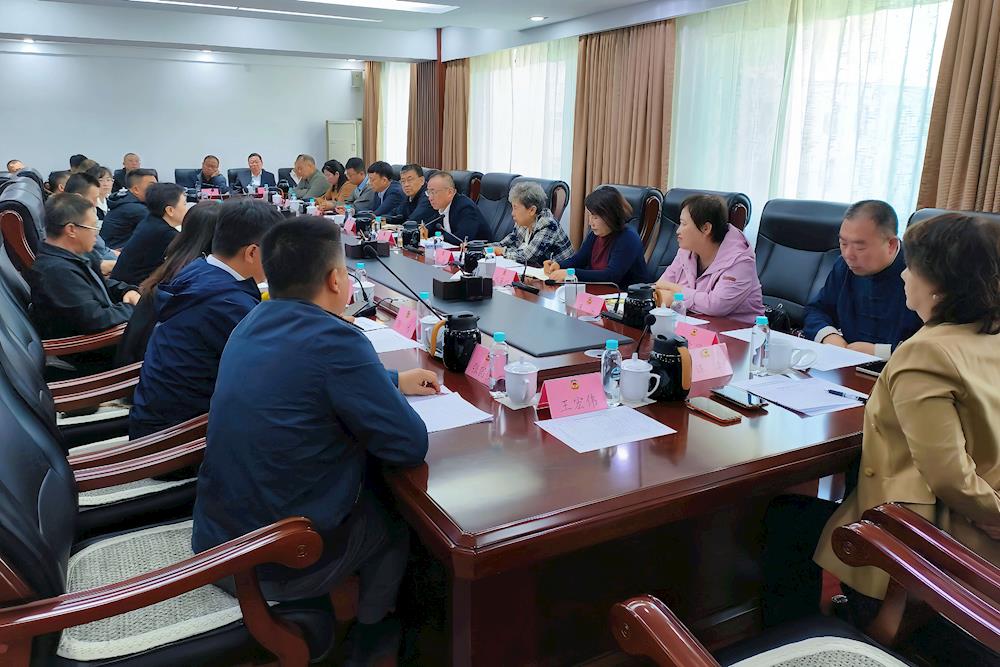 市政协召开民营企业委员座谈会  倾听发展诉求 汇聚招商动能